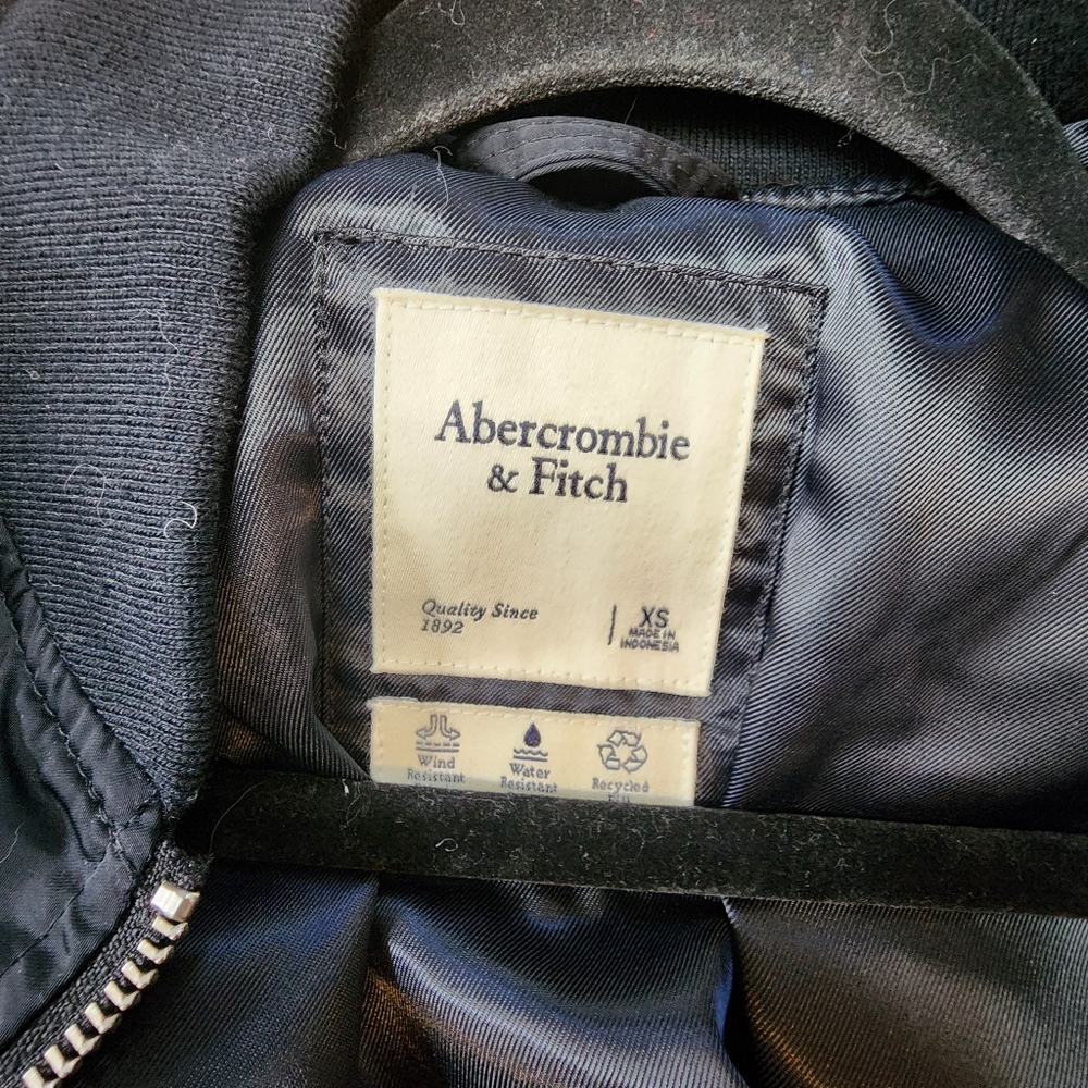 A&F Nylon Bomber Jacket - Picture 6 of 8